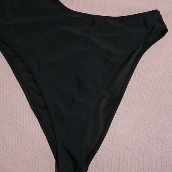 Kendall + Kylie One Piece - Picture 7 of 9